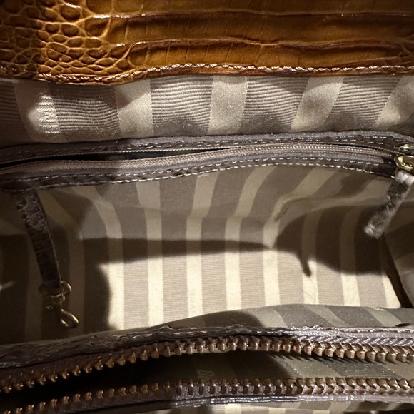 💞Brahmin Large Satchel, Matching Wallet💞Make Offer!!! - Picture 4 of 13